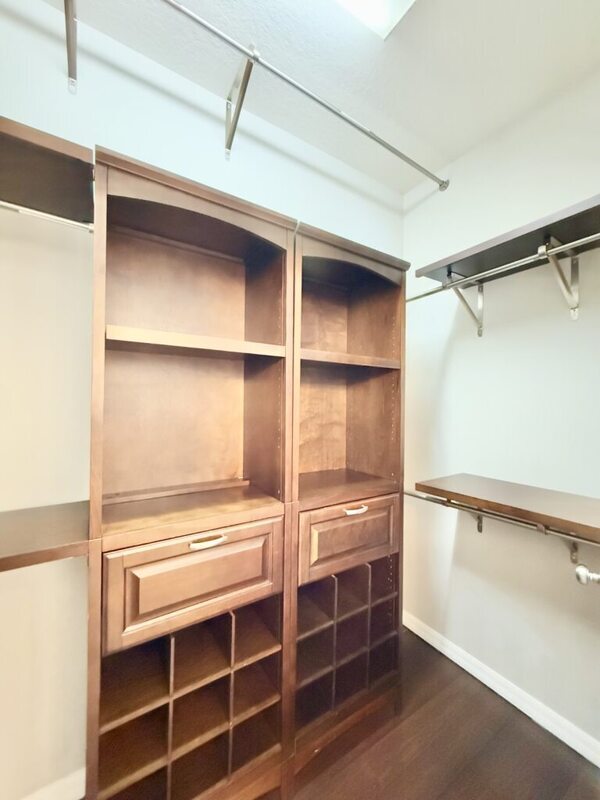 Building Photo - 15127 Skip Jack Loop