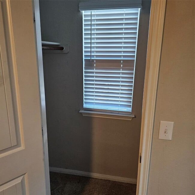 Building Photo - 14010 Macquarie Dr