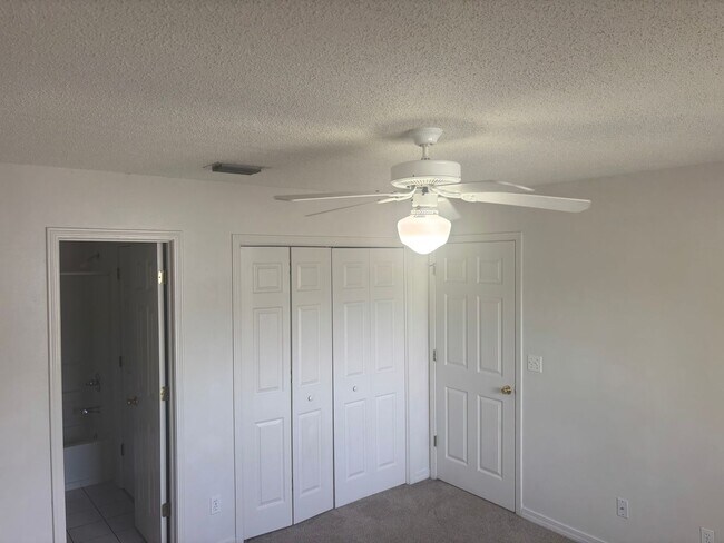 Building Photo - 567 Florosa Ct