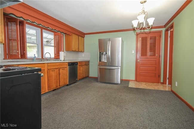 Building Photo - 734 Bond Ave