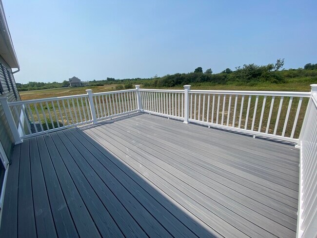 Building Photo - Brand new construction 5 bedroom 3 bath wi...