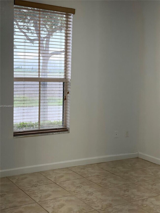 Building Photo - 9283 SW 172nd Ave