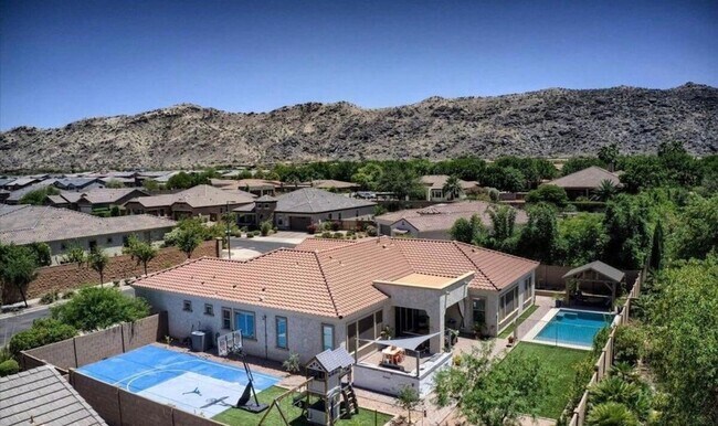 Building Photo - 7904 S 29th Pl