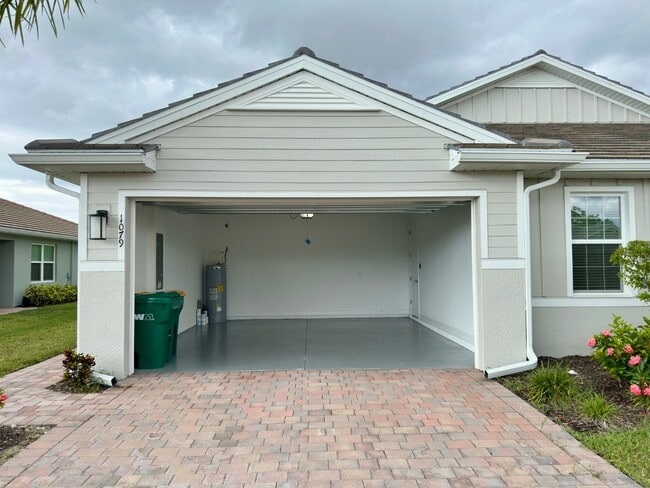 Building Photo - 1079 Enbrook Lp