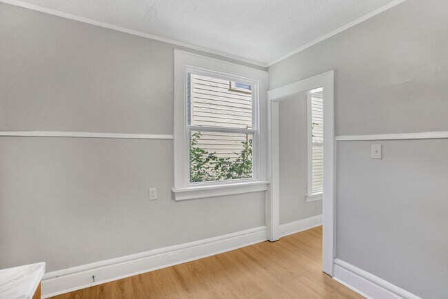 Building Photo - 157 S Eureka Ave