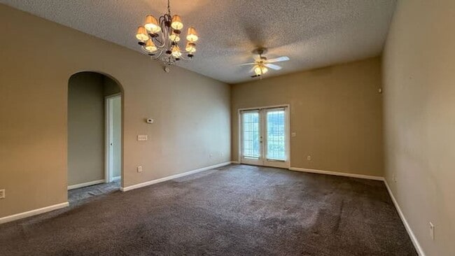 Building Photo - 3 bedroom - 2 bathroom - Stonelake Townhom...