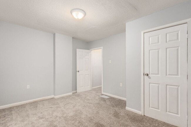 Building Photo - 673-675 Stanley Ave