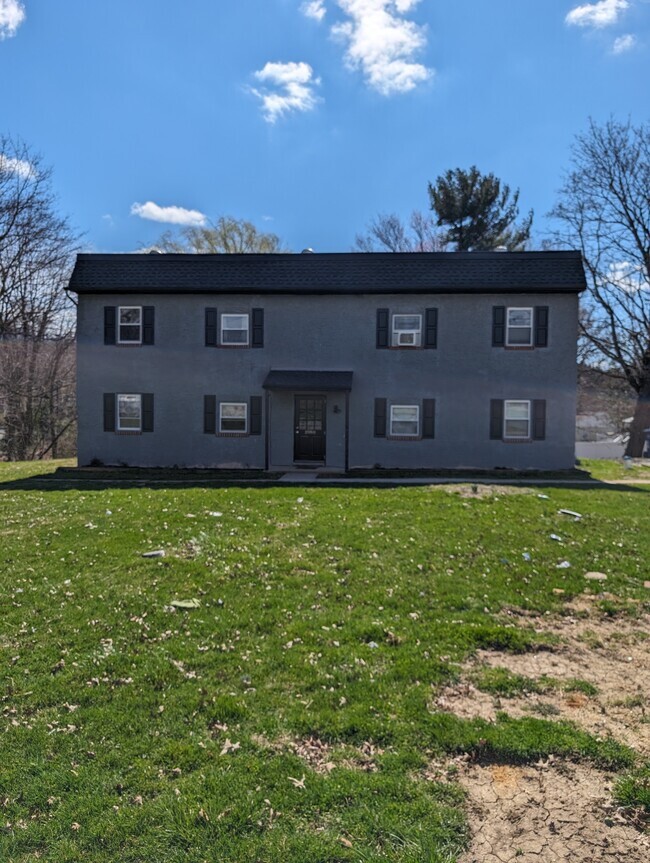 Building Photo - 1080 W Lincoln Hwy