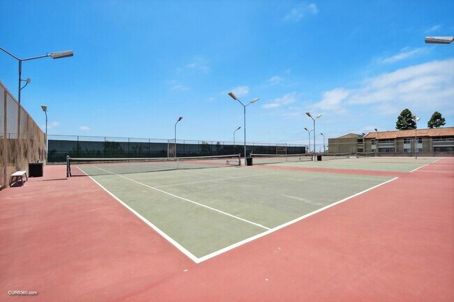 Building Photo - R471