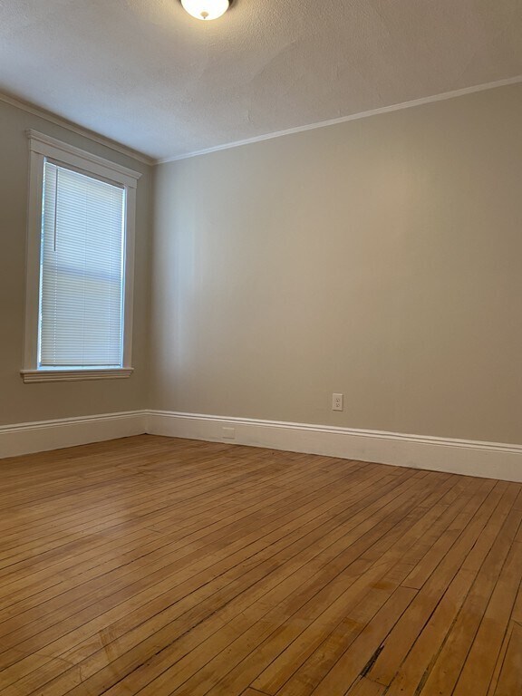 Building Photo - 85 Sheridan St