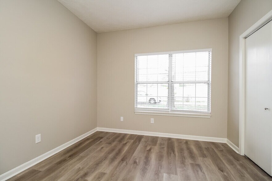 Building Photo - 2212 Oak Barrel Ln