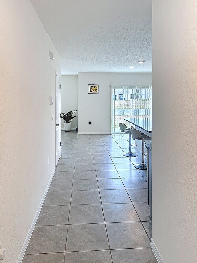 Building Photo - 8379 Ender Hls Dr