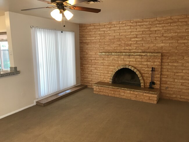 Building Photo - Tempe 3 Bed, 2 Bath - Pool and Single Story