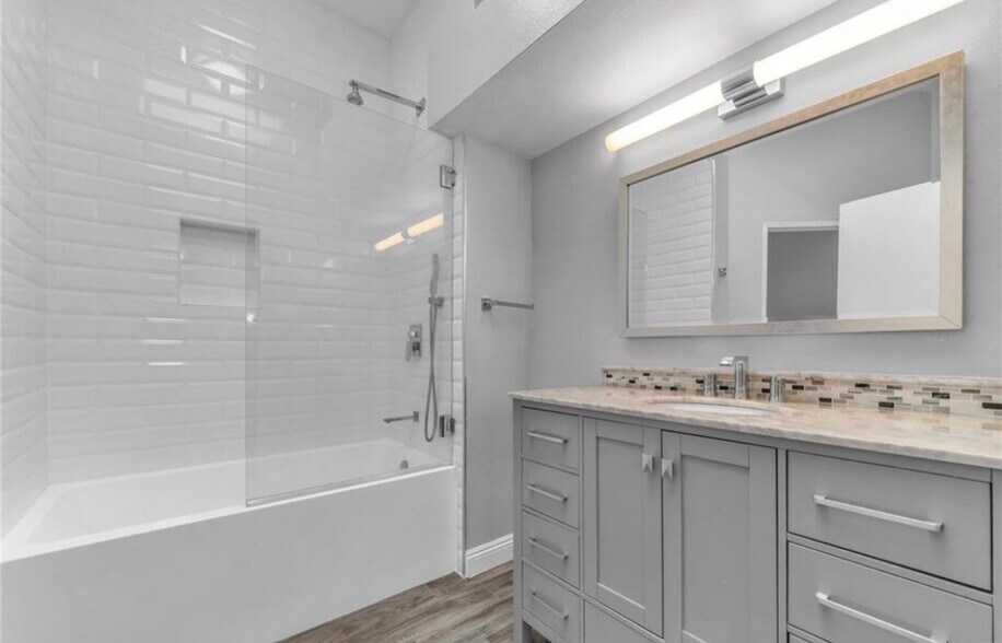 Building Photo - 6036 Hazelhurst Pl