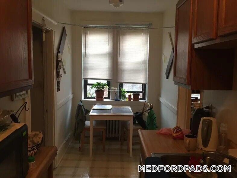 Building Photo - 53 Fellsway W