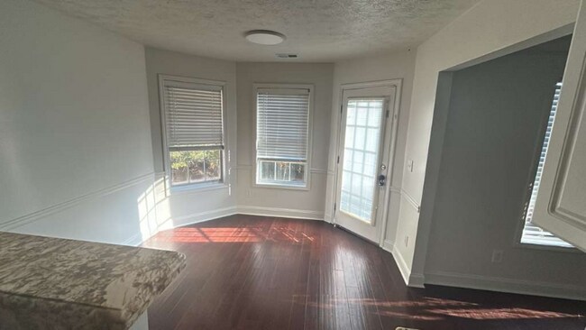 Building Photo - 805 Georgian Hills Dr