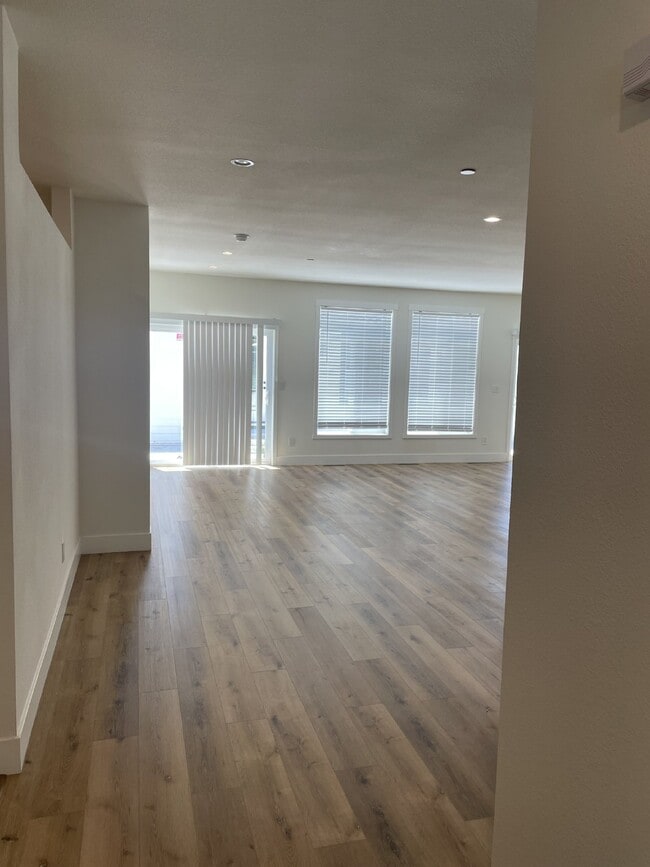 Building Photo - 1705 Berrywood Dr