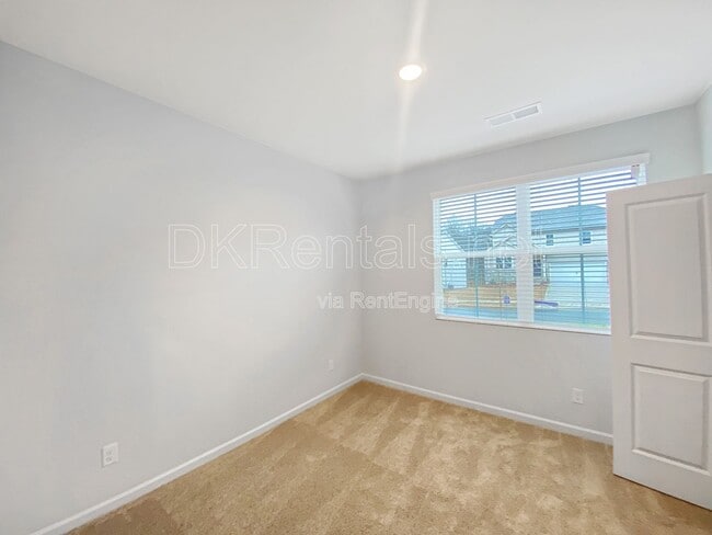 Building Photo - 273 Summerwood Ln
