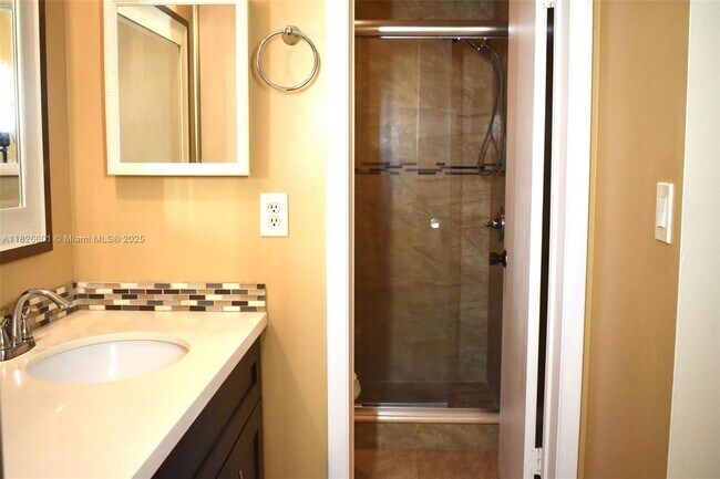 Building Photo - 4459 Carambola Cir S