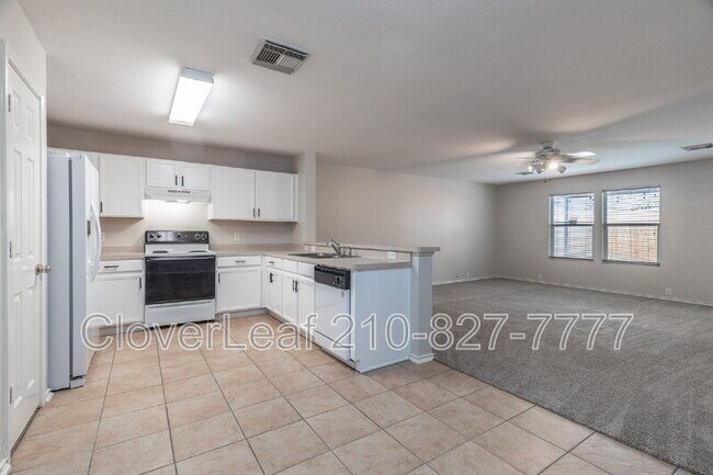 Building Photo - 3011 Pedernales Dr