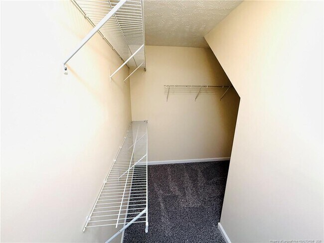 Building Photo - 5326 Woodpecker Dr