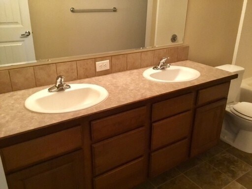 Building Photo - 9947 W Rosecroft Ct