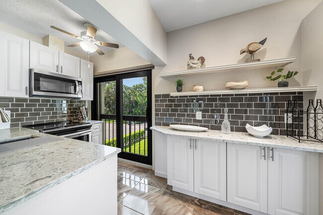 Building Photo - 11355 Pond View Dr