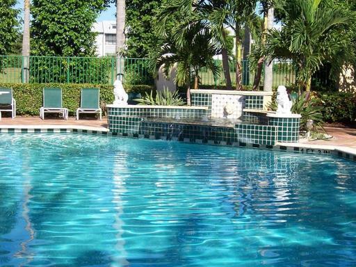 Building Photo - 1743 Village Blvd