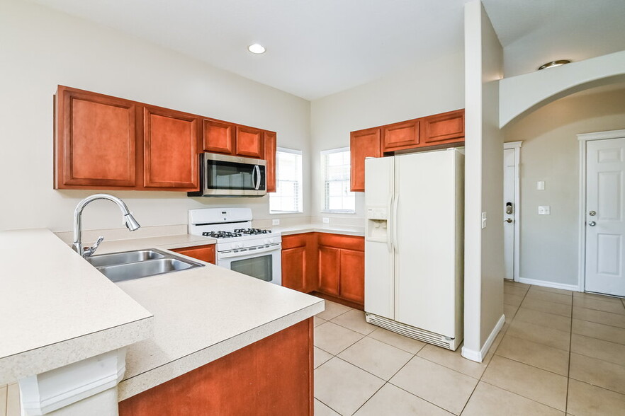 Building Photo - 7859 Bristol Park Dr