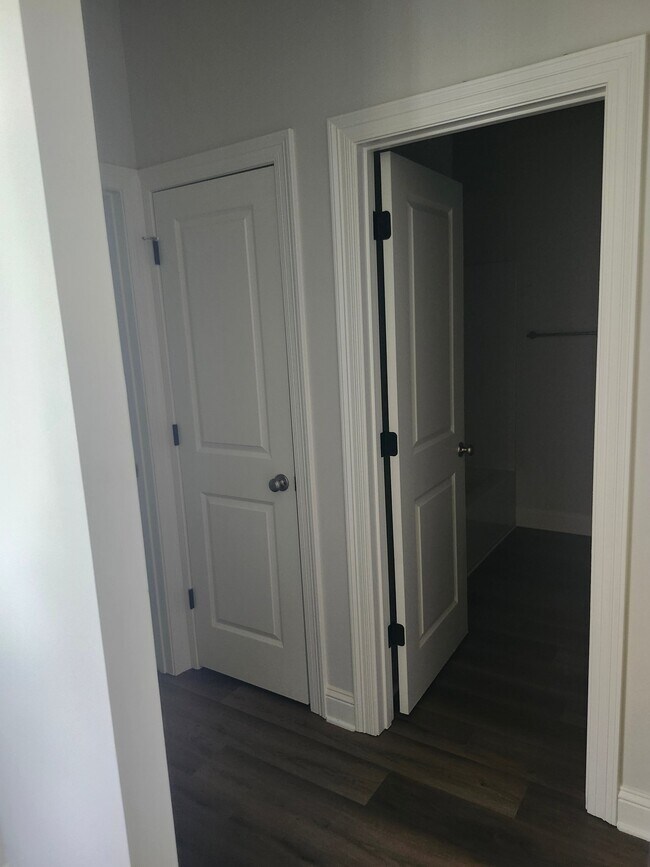 Building Photo - 4815 Bogey Ln