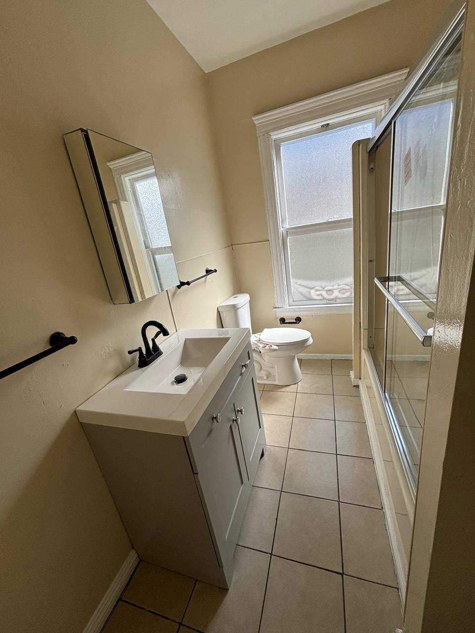 Building Photo - 1628 W 24th St