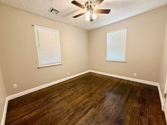 Building Photo - 4 Bed Family Home