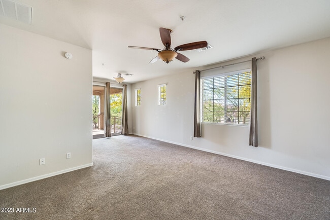 Building Photo - 2134 W Tallgrass Trail