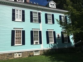 Building Photo - 301 Nassau St