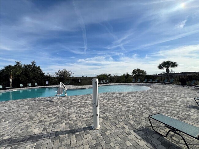 Building Photo - 1143 Cambridge Dr