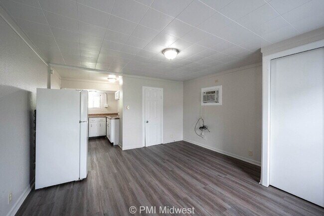 Building Photo - "Cozy Studio Living: Efficient & Affordable Space in Greenfield, IN!"