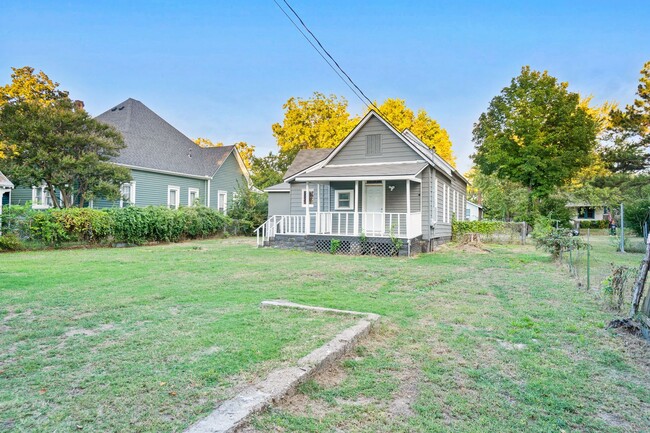 Building Photo - * Move-In Special * Beautiful 3 Bed / 2 Bath Home in Fort Smith