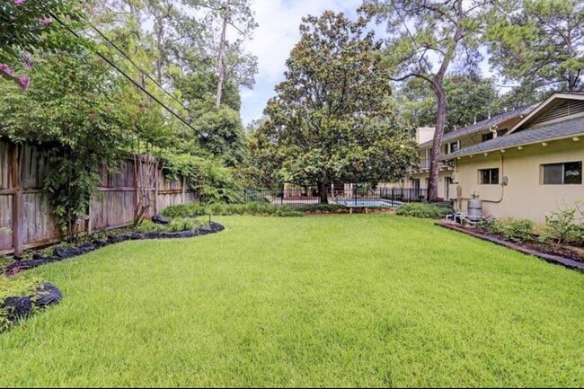 Building Photo - 11910 Steppingstone Ln