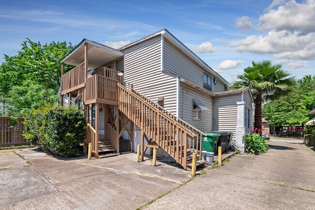 Building Photo - 216 Redan St