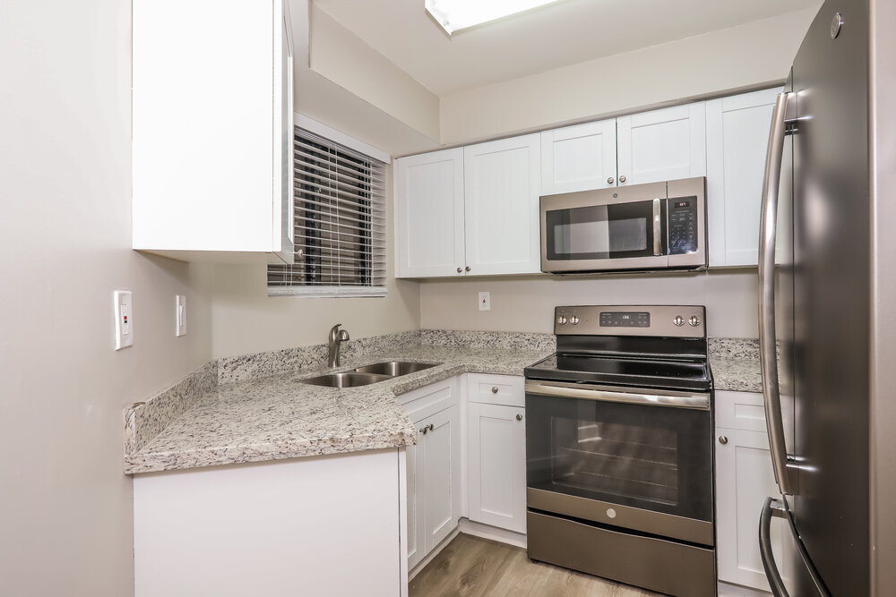 Building Photo - 8205 SW 152nd Ave
