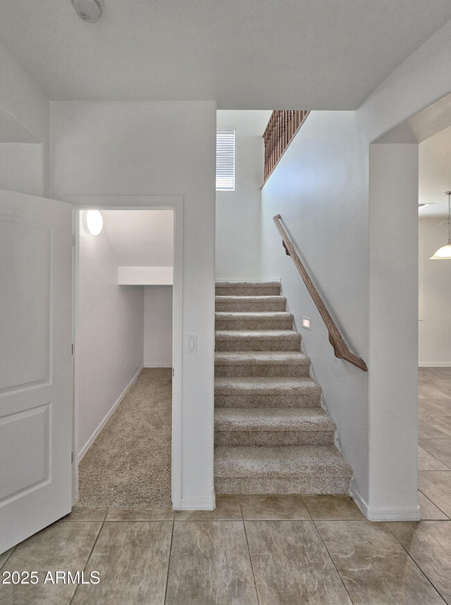 Building Photo - 9010 W Eagle Talon Dr