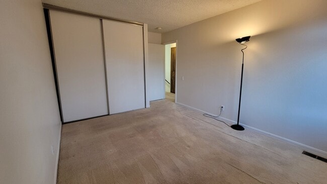 Building Photo - 4902 Lowry Rd