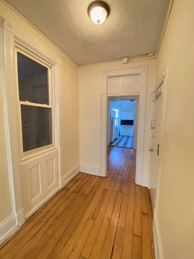 Building Photo - 516 Jersey Ave