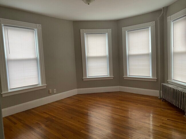 Building Photo - Walnut