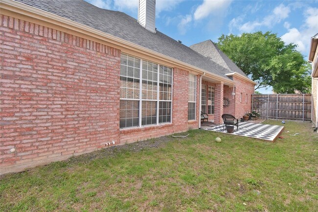 Building Photo - 3903 Johnson St