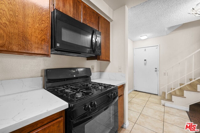 Building Photo - 21219 Roscoe Blvd