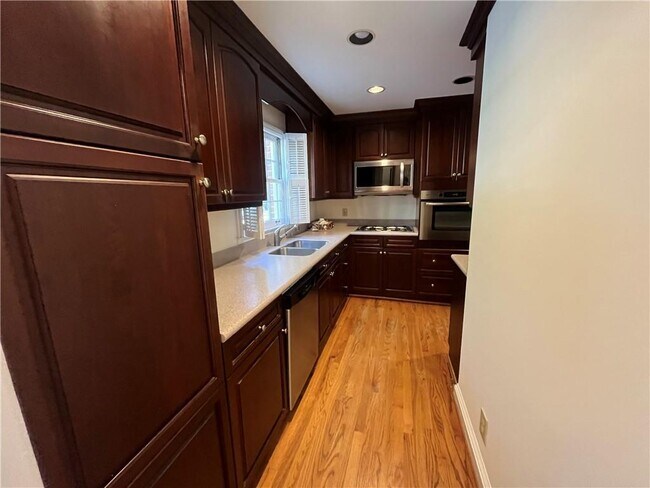 Building Photo - 3512 Paces Pl NW