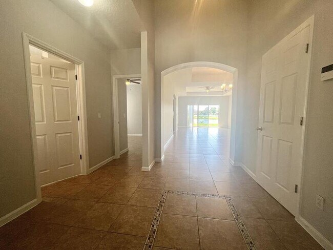 Building Photo - 414 Fern Lake Dr