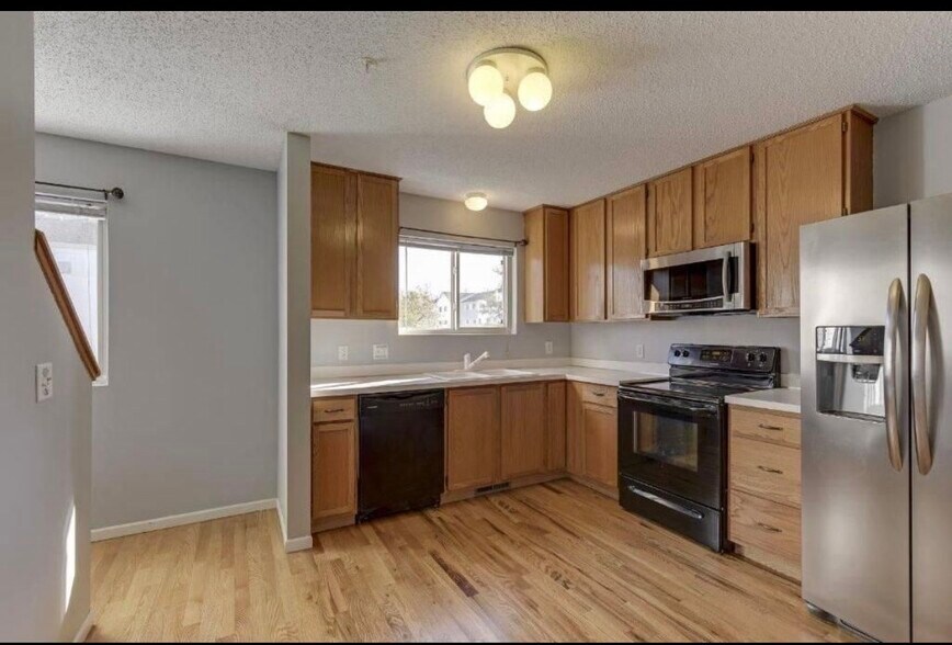 Building Photo - 13073 Crimson clover ln