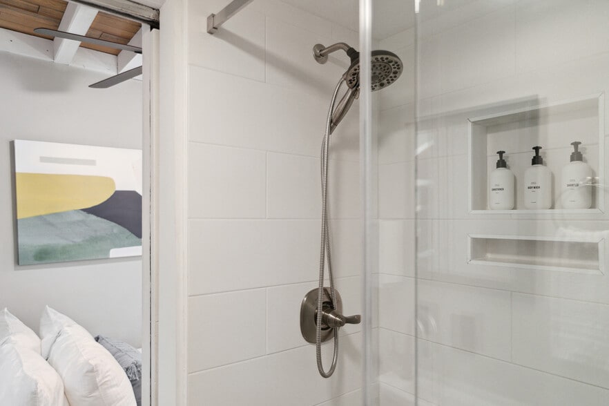 Building Photo - 33 Cannon St